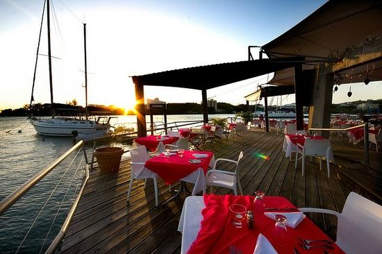 Dodgy Dock Restaurant and Lounge Bar